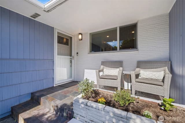 Property photo for 16717 Marine View Drive Sw, Burien photo 3