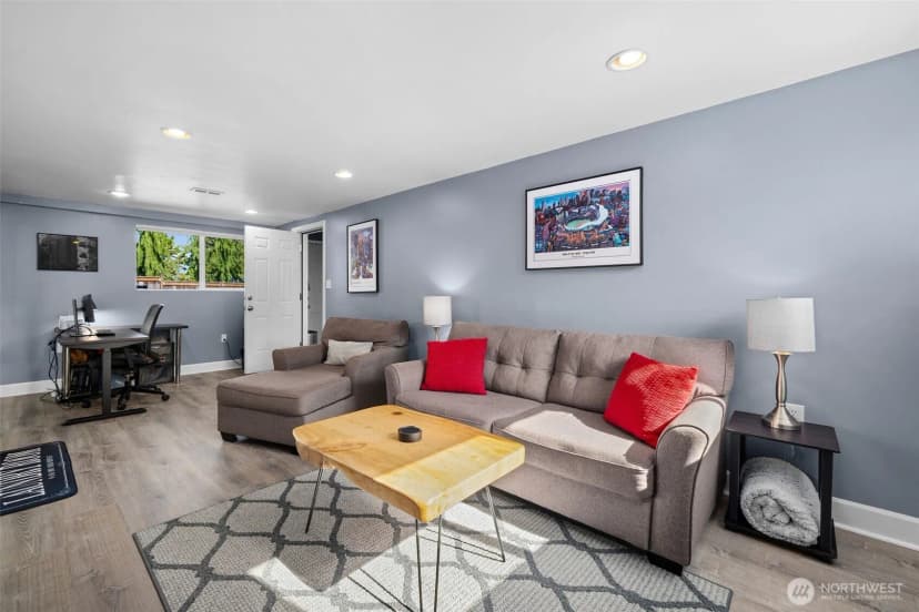 Property photo for 16717 Marine View Drive Sw, Burien photo 22