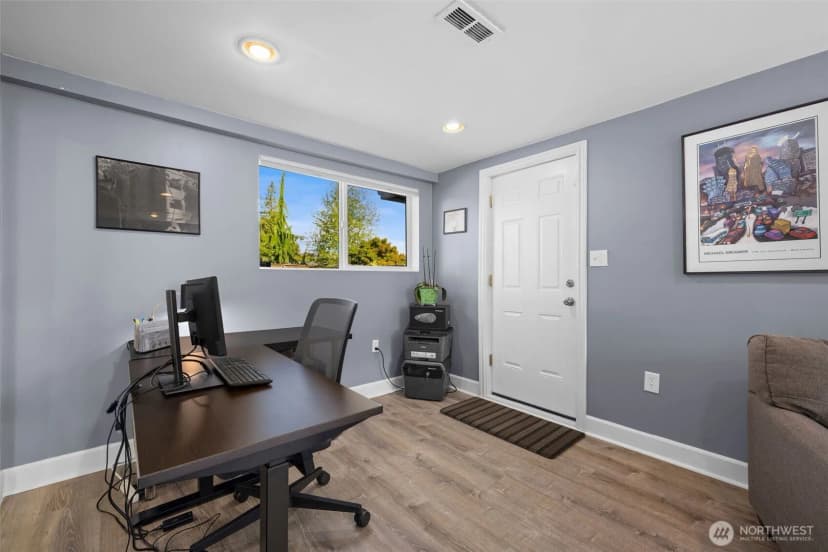 Property photo for 16717 Marine View Drive Sw, Burien photo 24