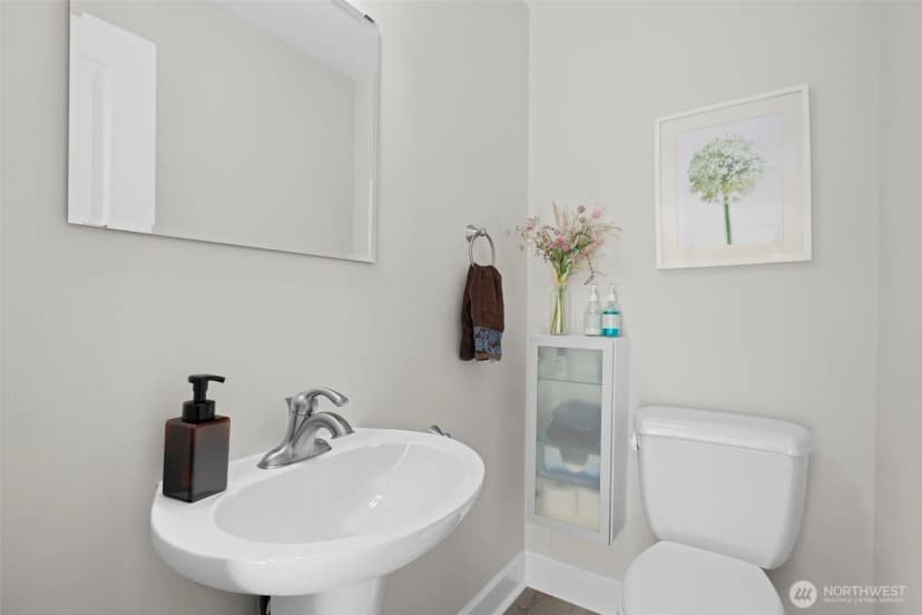Property photo for 16717 Marine View Drive Sw, Burien photo 16