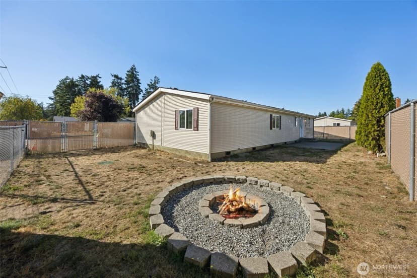 Property photo for 16529 42nd Avenue Ct E, Tacoma photo 4