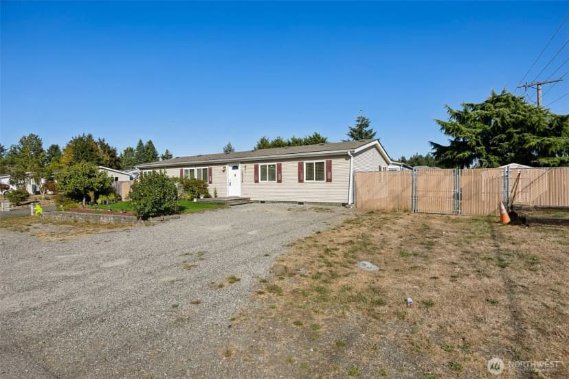 Property photo for 16529 42nd Avenue Ct E, Tacoma photo 3