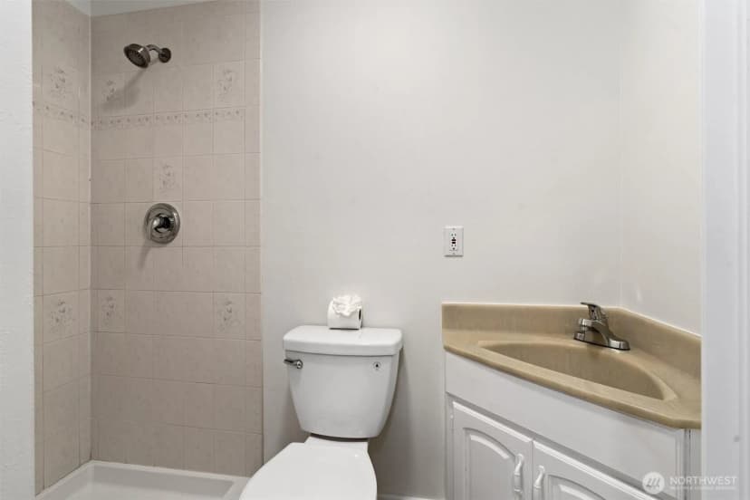 Property photo for 1916 S 379th St, Federal Way photo 28