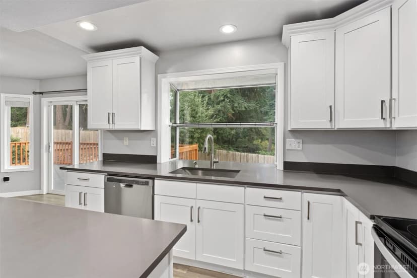 Property photo for 1916 S 379th St, Federal Way photo 15