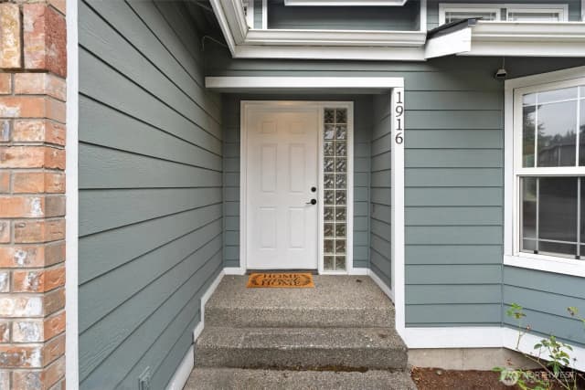 Property photo for 1916 S 379th St, Federal Way photo 4