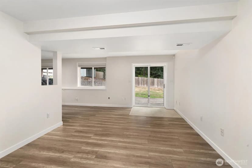 Property photo for 1916 S 379th St, Federal Way photo 33