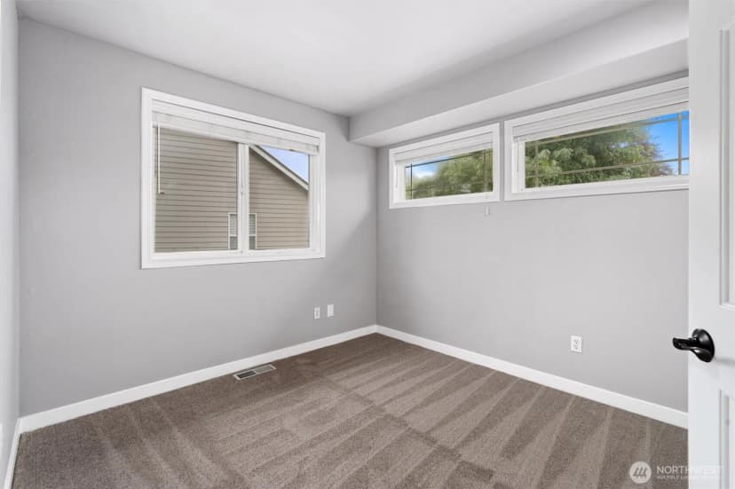 Property photo for 1916 S 379th St, Federal Way photo 25