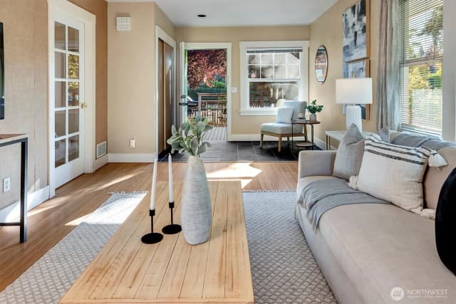 Property photo for 6021 45th Avenue Sw, Seattle photo 4