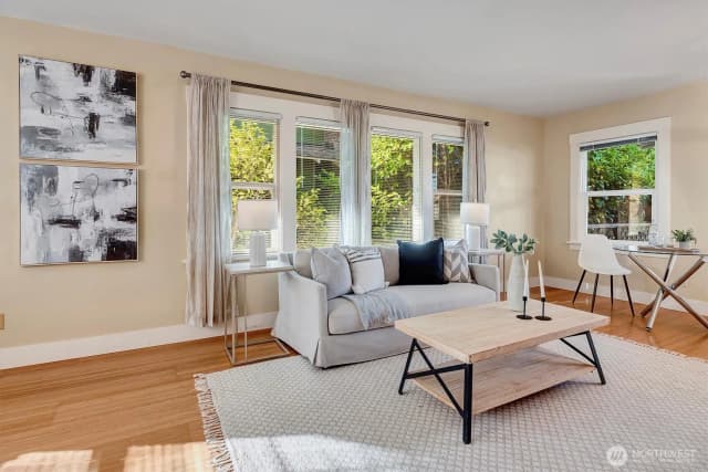 Property photo for 6021 45th Avenue Sw, Seattle photo 3