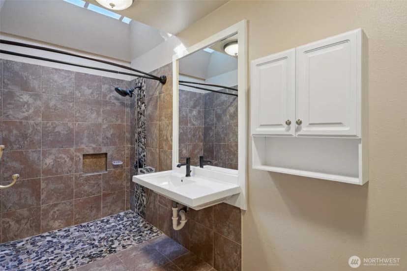 Property photo for 9015 171st Avenue Ne, Redmond photo 11