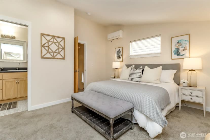 Property photo for 4521 40th Avenue Sw #b, Seattle photo 27