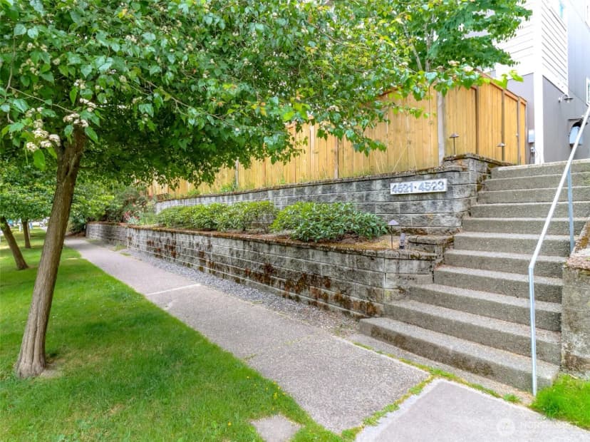 Property photo for 4521 40th Avenue Sw #b, Seattle photo 39