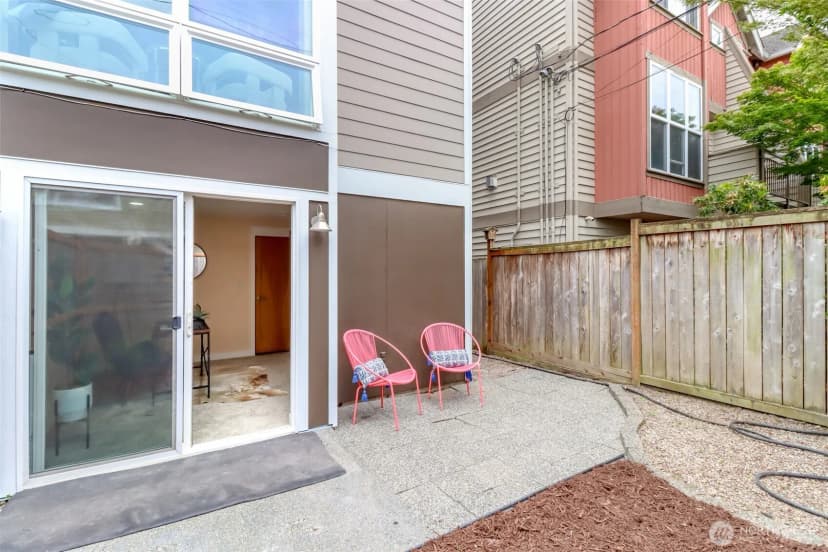 Property photo for 4521 40th Avenue Sw #b, Seattle photo 21