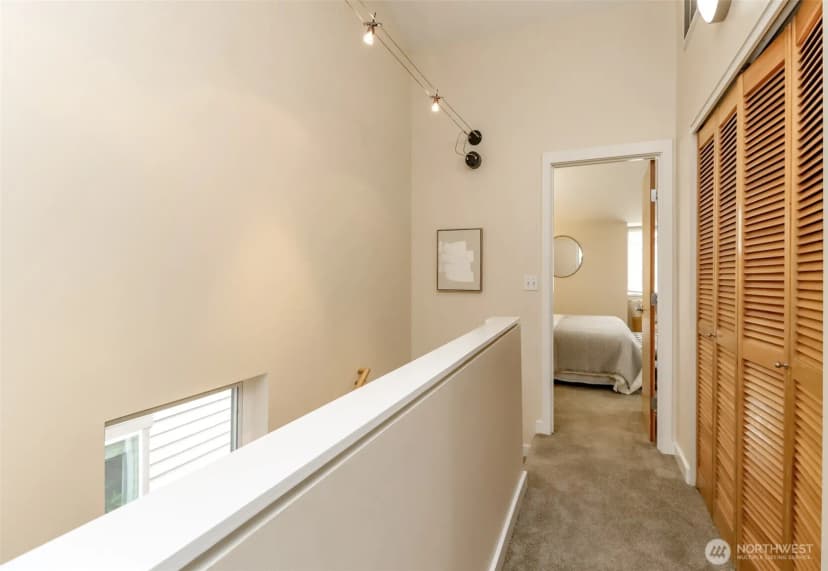 Property photo for 4521 40th Avenue Sw #b, Seattle photo 24