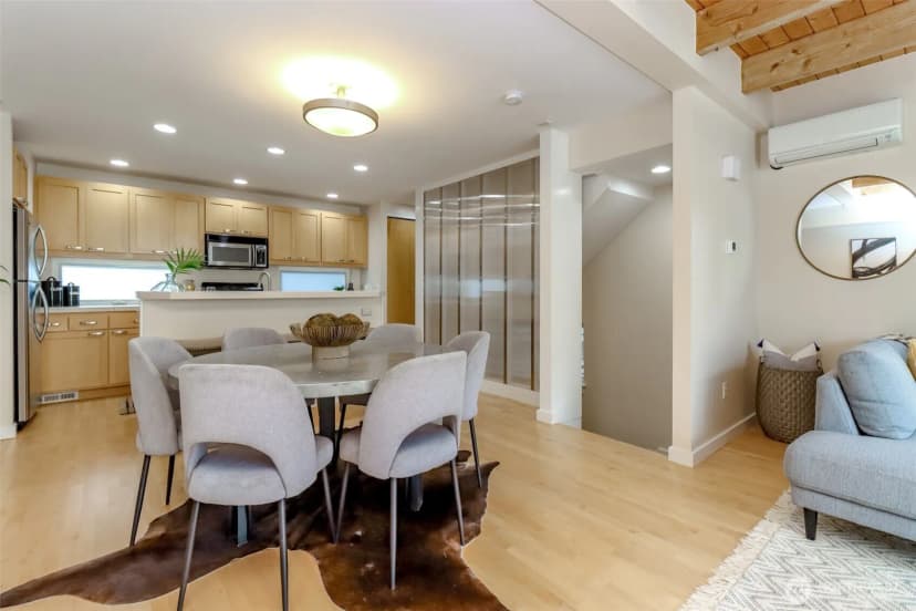 Property photo for 4521 40th Avenue Sw #b, Seattle photo 10