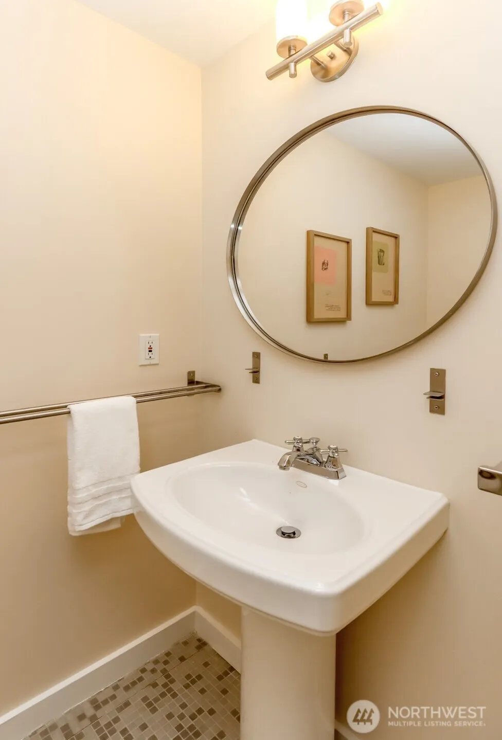 Property photo for 4521 40th Avenue Sw #b, Seattle photo 17
