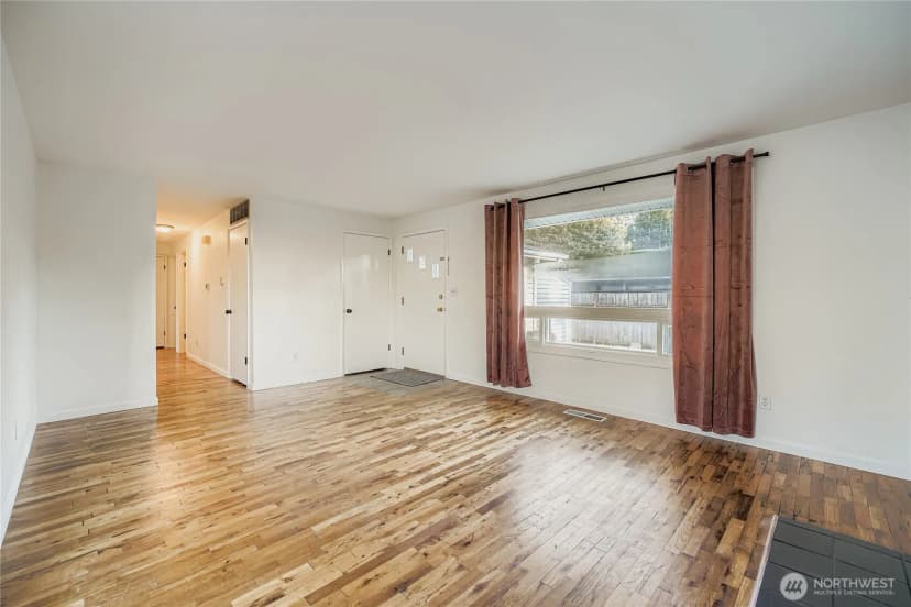 Property photo for 20004 14th Avenue S, Sea Tac photo 7