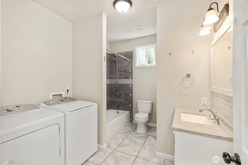 Property photo for 3715 Perry Avenue Ne, Bremerton photo 12