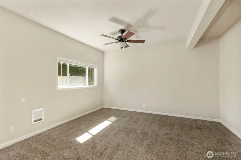 Property photo for 3715 Perry Avenue Ne, Bremerton photo 6