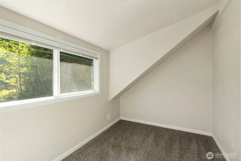 Property photo for 3715 Perry Avenue Ne, Bremerton photo 18