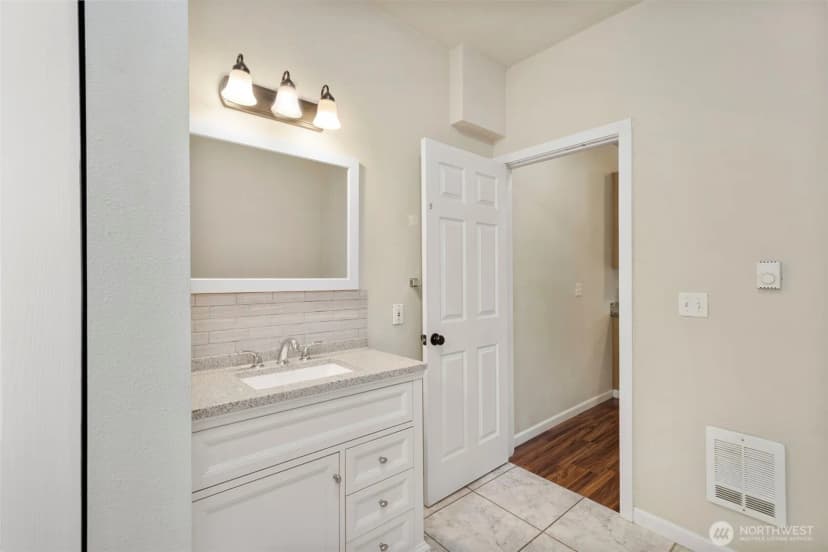 Property photo for 3715 Perry Avenue Ne, Bremerton photo 13