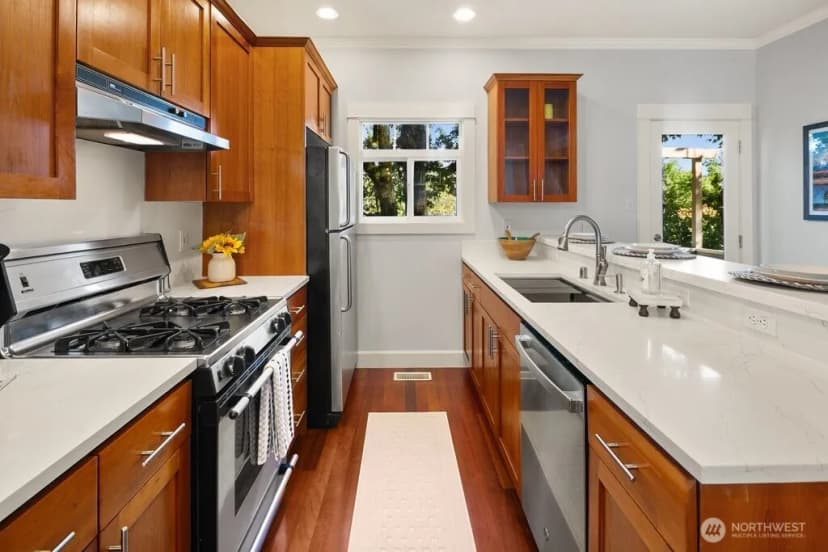 Property photo for 1126 24th Avenue, Seattle photo 10