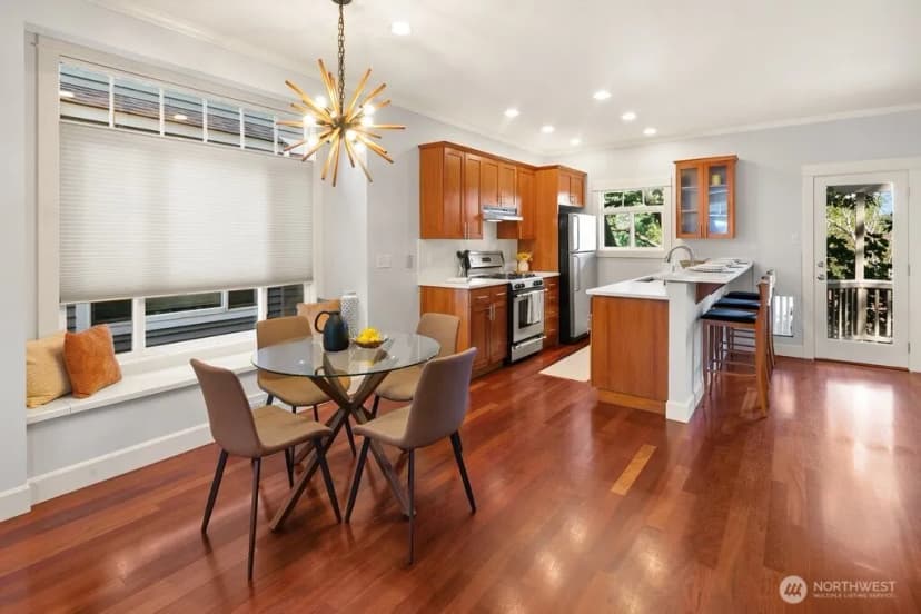 Property photo for 1126 24th Avenue, Seattle photo 6