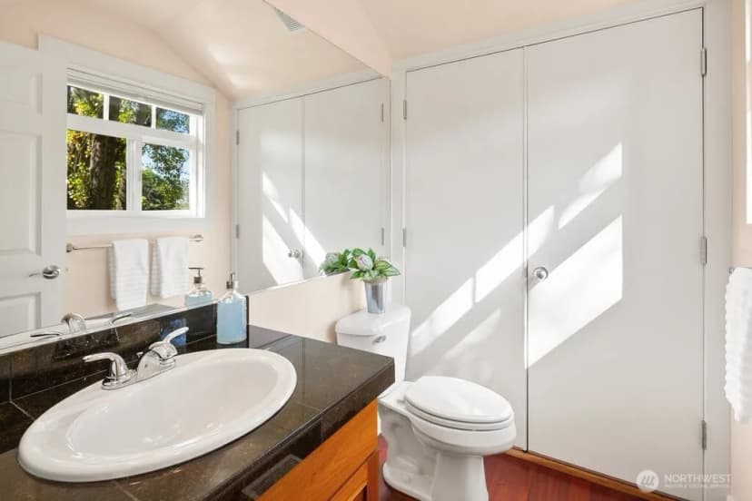 Property photo for 1126 24th Avenue, Seattle photo 12
