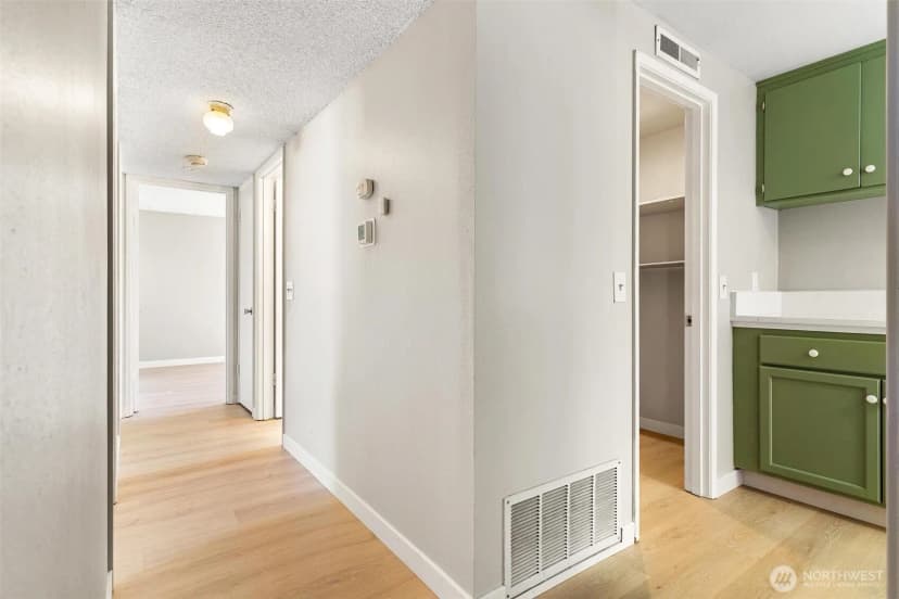 Property photo for 511 S 317th Street, Federal Way photo 10