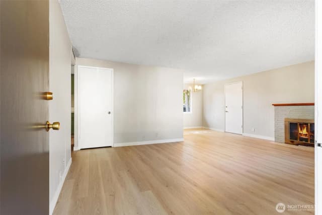 Property photo for 511 S 317th Street, Federal Way photo 2