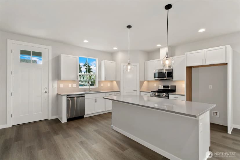 Property photo for 587 Sw 97th Street #74, Seattle photo 11