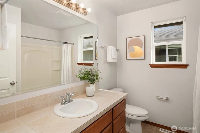 Property photo for 7811 Ne 199th Street, Kenmore photo 19
