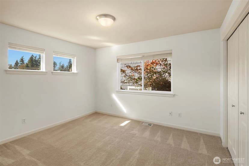 Property photo for 2166 Ne Natalie Way, Issaquah photo 28