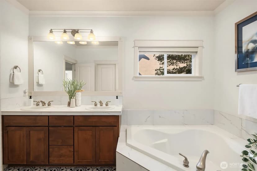 Property photo for 2166 Ne Natalie Way, Issaquah photo 17