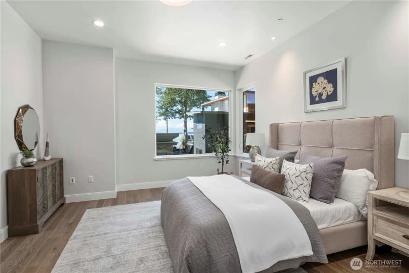 Property photo for 5626 Beach Drive Sw, Seattle photo 17