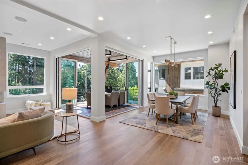 Property photo for 5626 Beach Drive Sw, Seattle photo 9