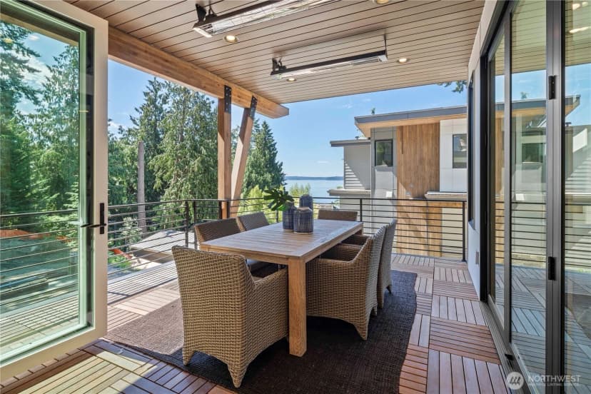 Property photo for 5626 Beach Drive Sw, Seattle photo 7