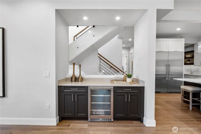 Property photo for 5626 Beach Drive Sw, Seattle photo 10