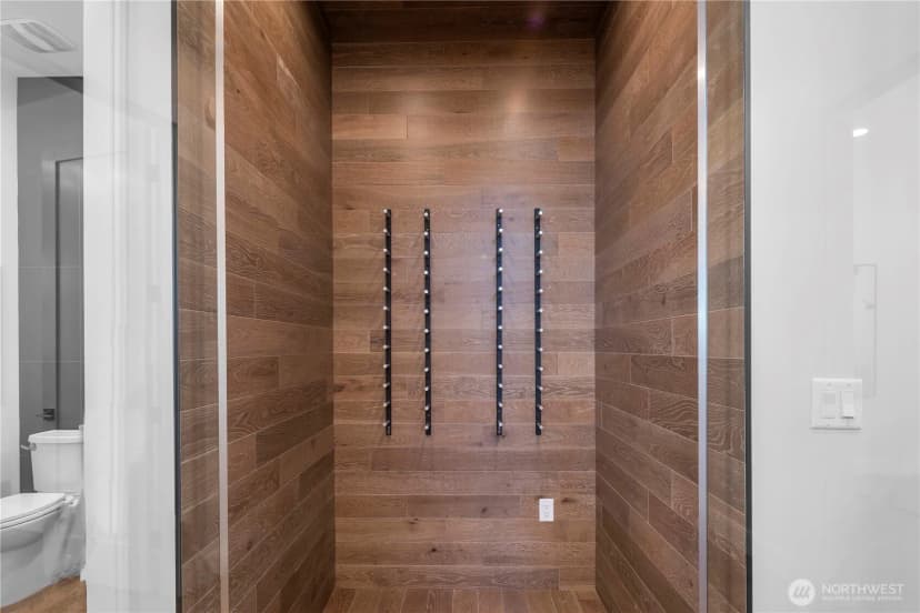 Property photo for 5626 Beach Drive Sw, Seattle photo 14