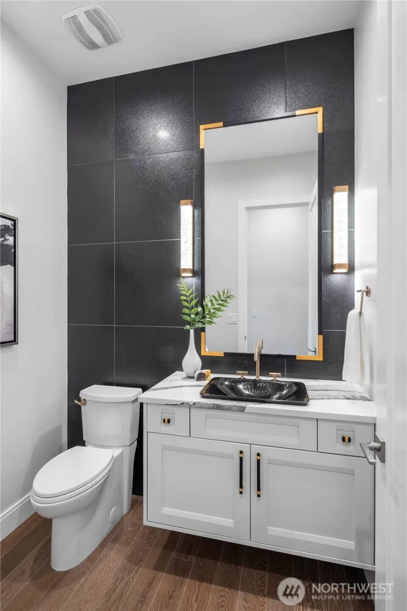 Property photo for 5626 Beach Drive Sw, Seattle photo 15