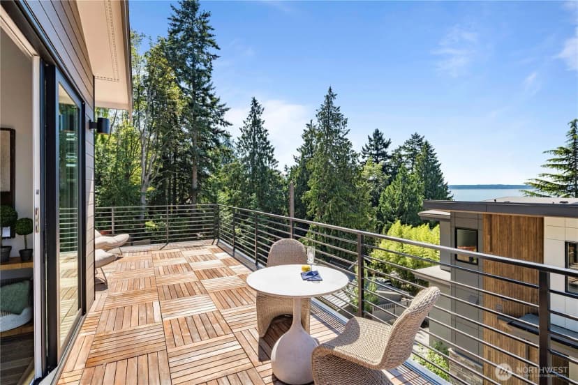Property photo for 5626 Beach Drive Sw, Seattle photo 22