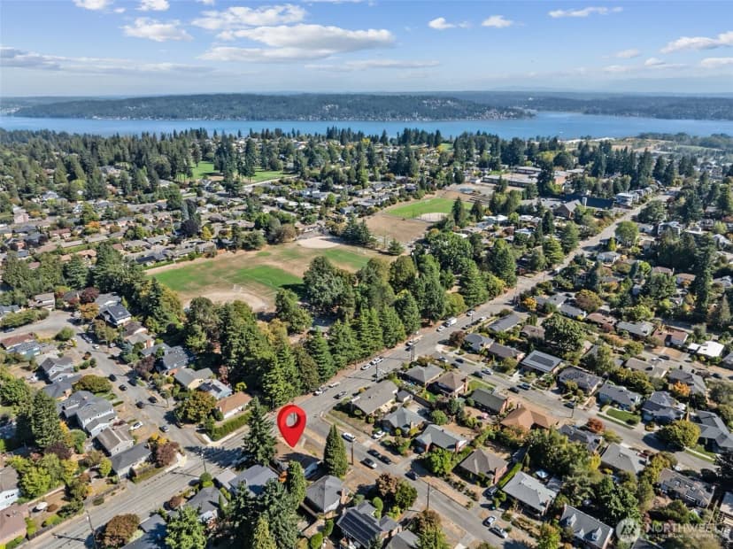 Property photo for 6855 43rd Avenue Ne, Seattle photo 24