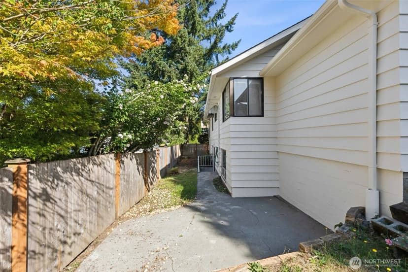 Property photo for 6855 43rd Avenue Ne, Seattle photo 20