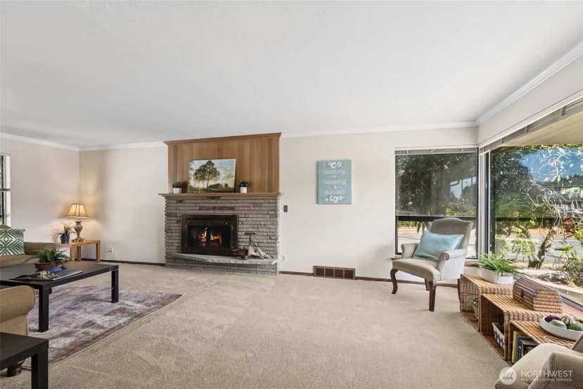 Property photo for 6855 43rd Avenue Ne, Seattle photo 3