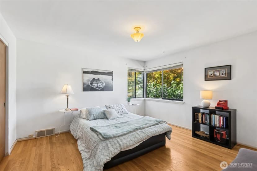 Property photo for 6855 43rd Avenue Ne, Seattle photo 11