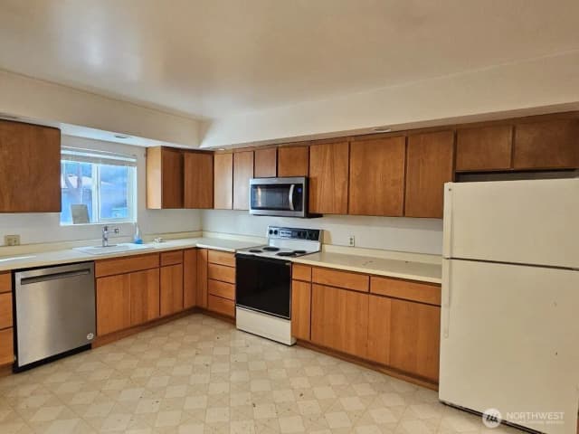 Property photo for 14314 27th Avenue Ne, Seattle photo 5