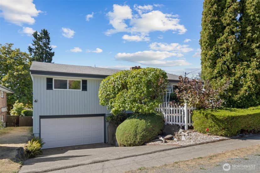 Property photo for 12225 Palatine Avenue N, Seattle photo 19