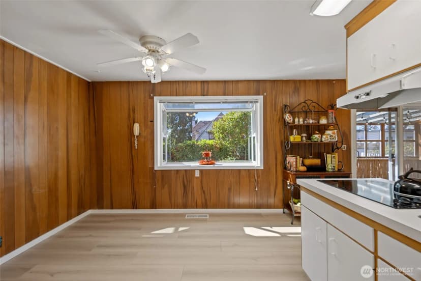 Property photo for 12225 Palatine Avenue N, Seattle photo 25