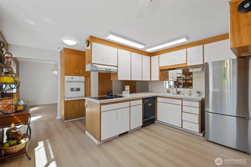 Property photo for 12225 Palatine Avenue N, Seattle photo 6