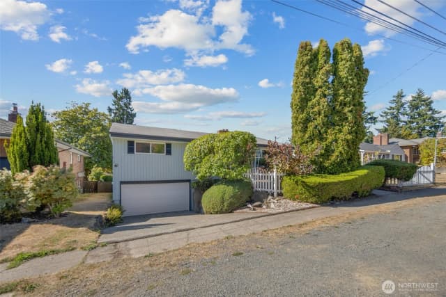 Property photo for 12225 Palatine Avenue N, Seattle photo 2